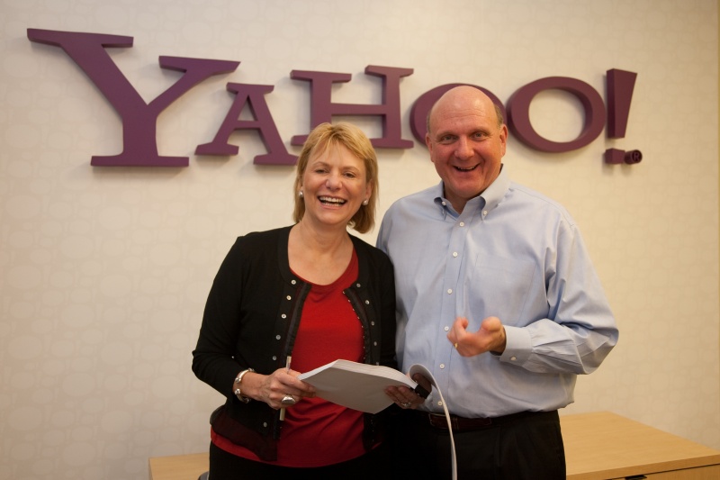 Yahoo! CEO��Carol Bartz���ƁAMicrosoft CEO��Steve Ballmer��
