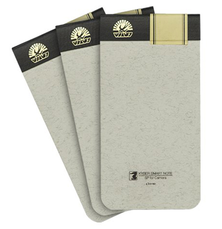 �uKYBER SmartNote�v�B�T�C�Y�͂��傤��iPhone�Ɠ����傫��