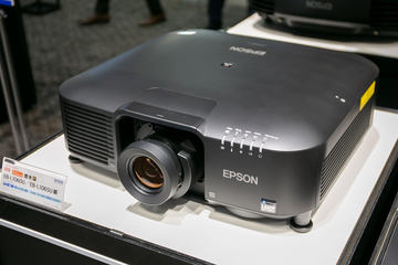エプソン、16:6のワイドな電子黒板になる超短焦点プロジェクター エプソン、16:6のワイドな電子黒板になる超短焦点プロジェクター
