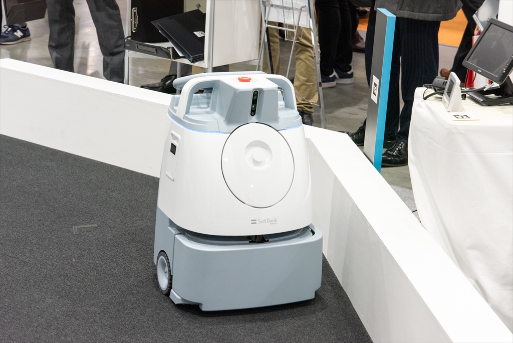 ソフトバンクの自動清掃ロボット「Whiz」で清掃員の負担減や業務の効率
