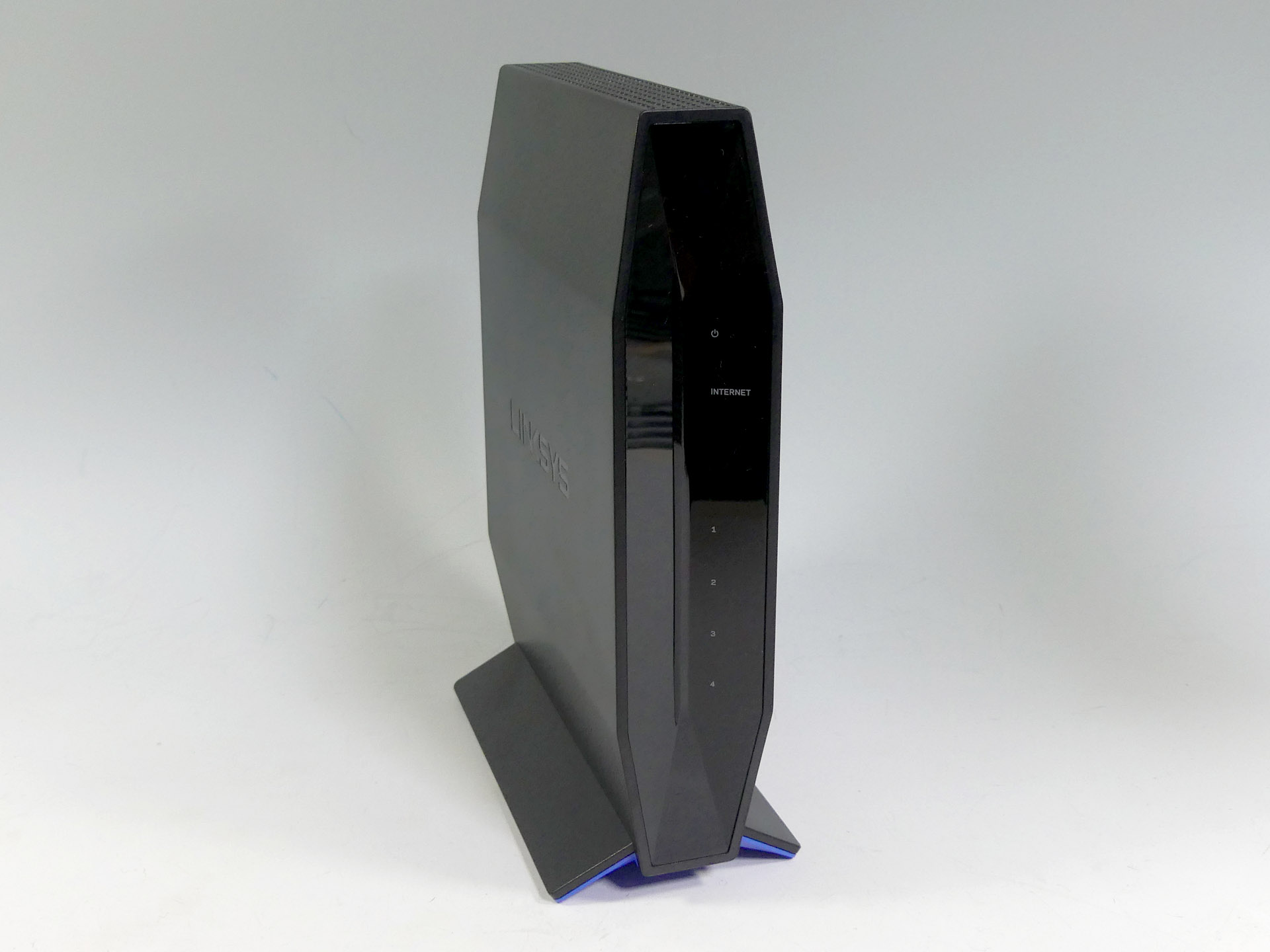 EasyMeshを武器に1万円前後の激戦区で戦いを挑むデュアルバンドWi-Fi 6