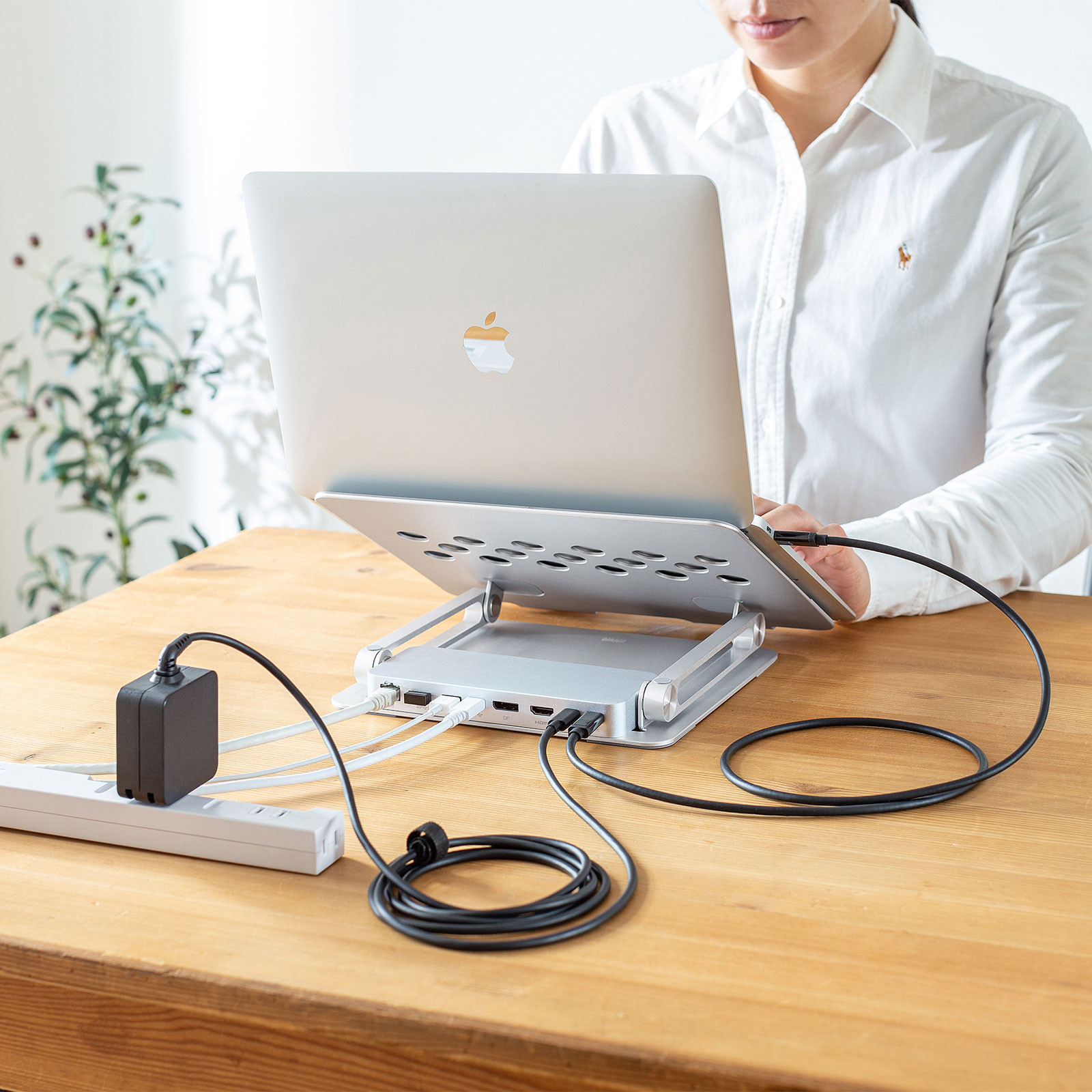 USB Type-C スタンド ドッキングステーション USB 3.1 Type-C対応のドック兼ノートPCスタンド - PC Watch