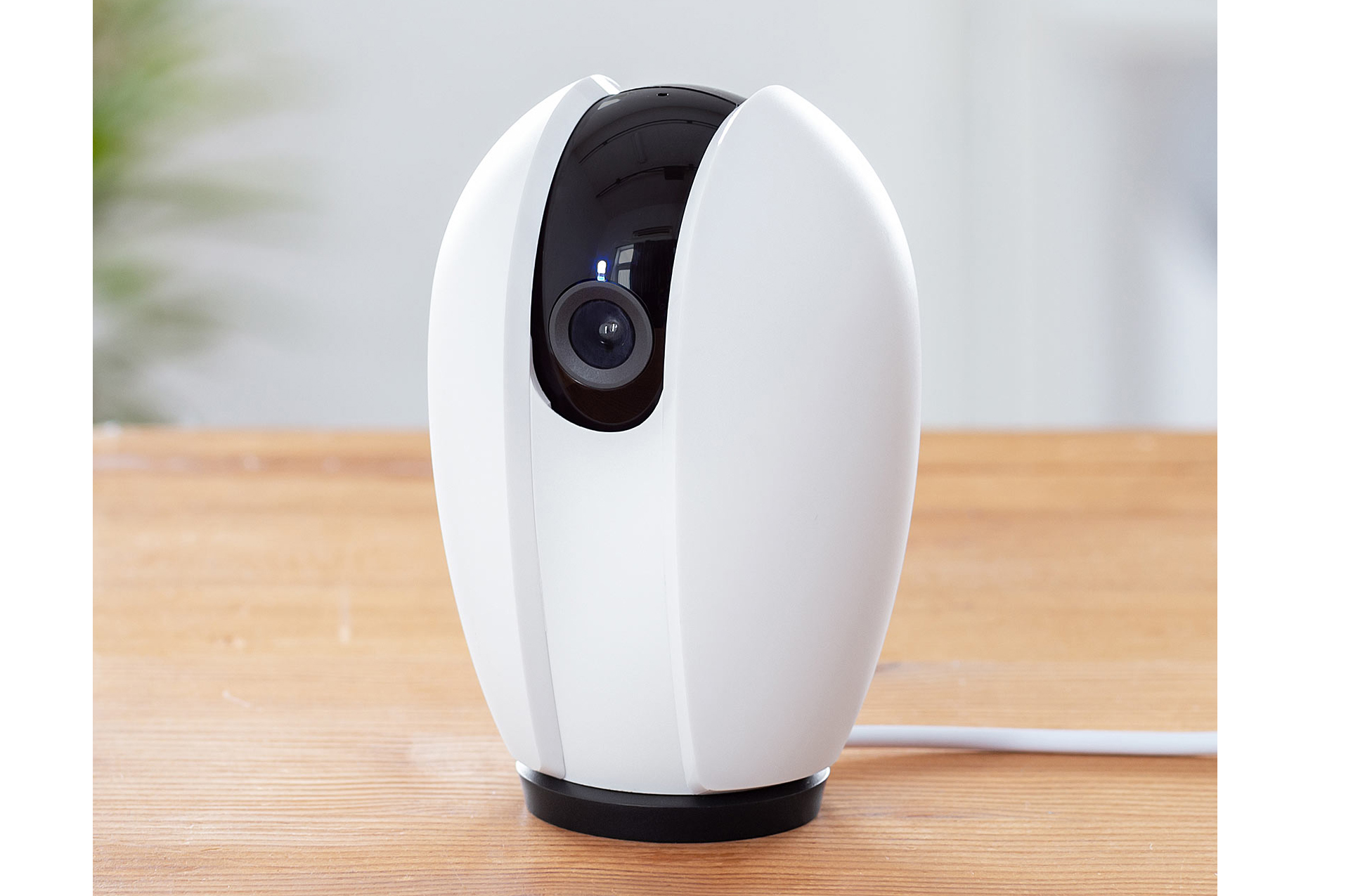 自動追尾機能付きネットワークカメラ「400-SSA003N」、サンワサプライ