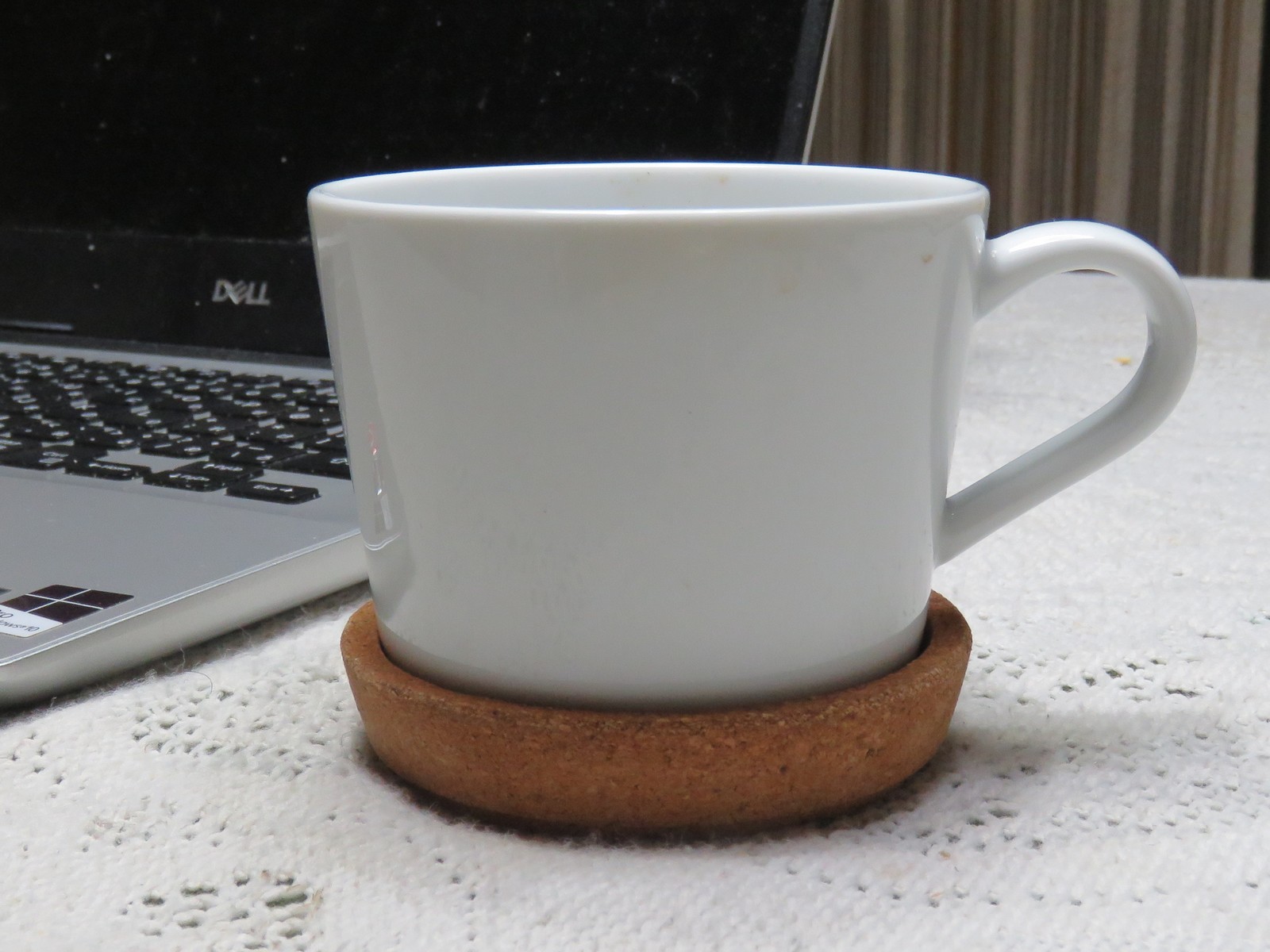 Web会議中のノイズを減らしつつ、うっかり事故も減らす。仕事のお供に