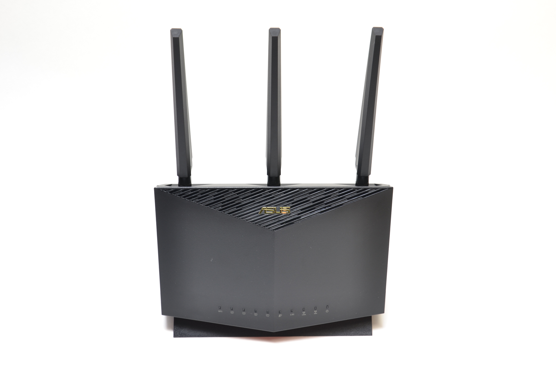 4804Mbpsと24Ghz帯ASUS RT-AX86U WiFi6 ルーター（出品9/3まで）