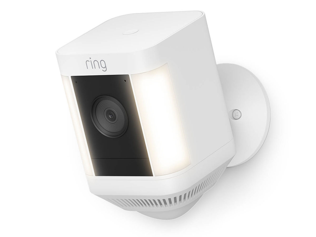 Amazon、完全ワイヤレスの屋外用ネットワークカメラ「Ring Spotlight