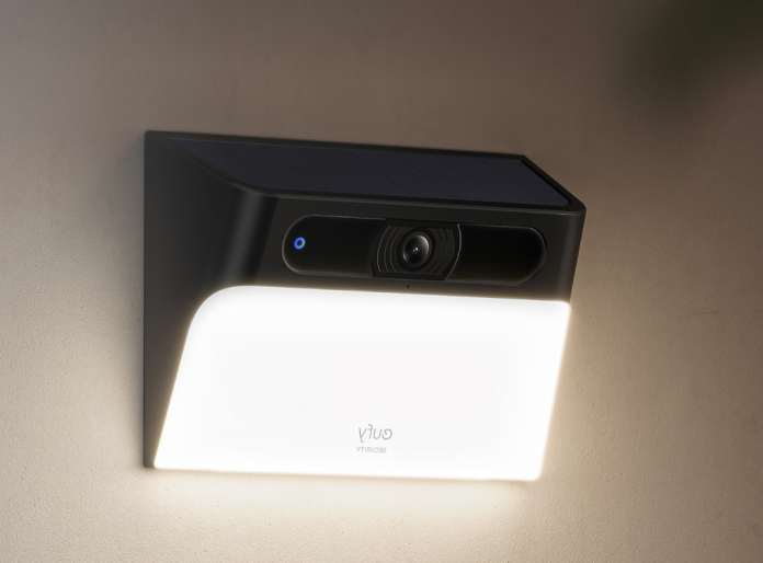 Anker、ソーラー充電式センサーライト付きネットワークカメラ