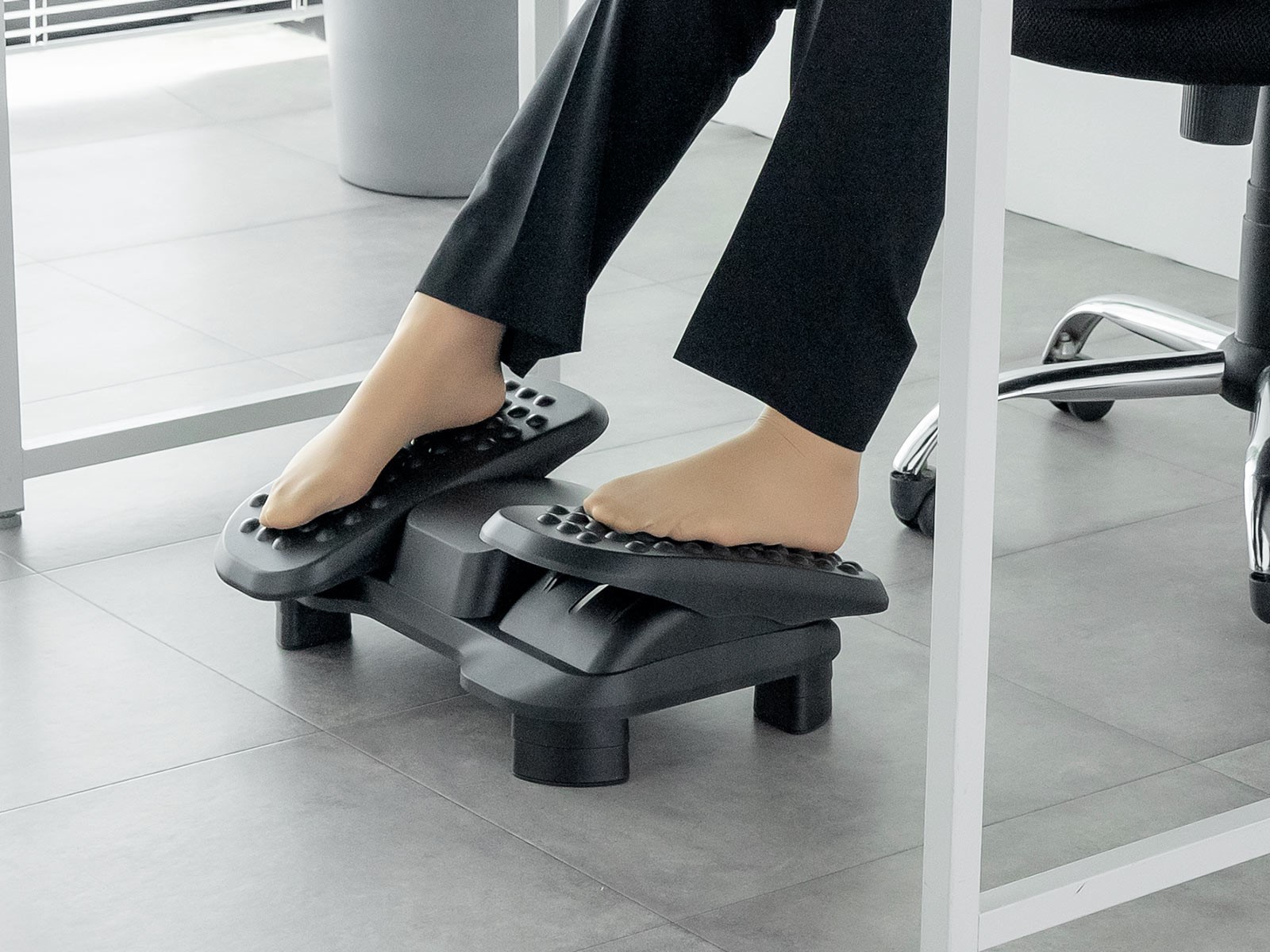 addLess⁄アドレス】オリジナルフットレスト