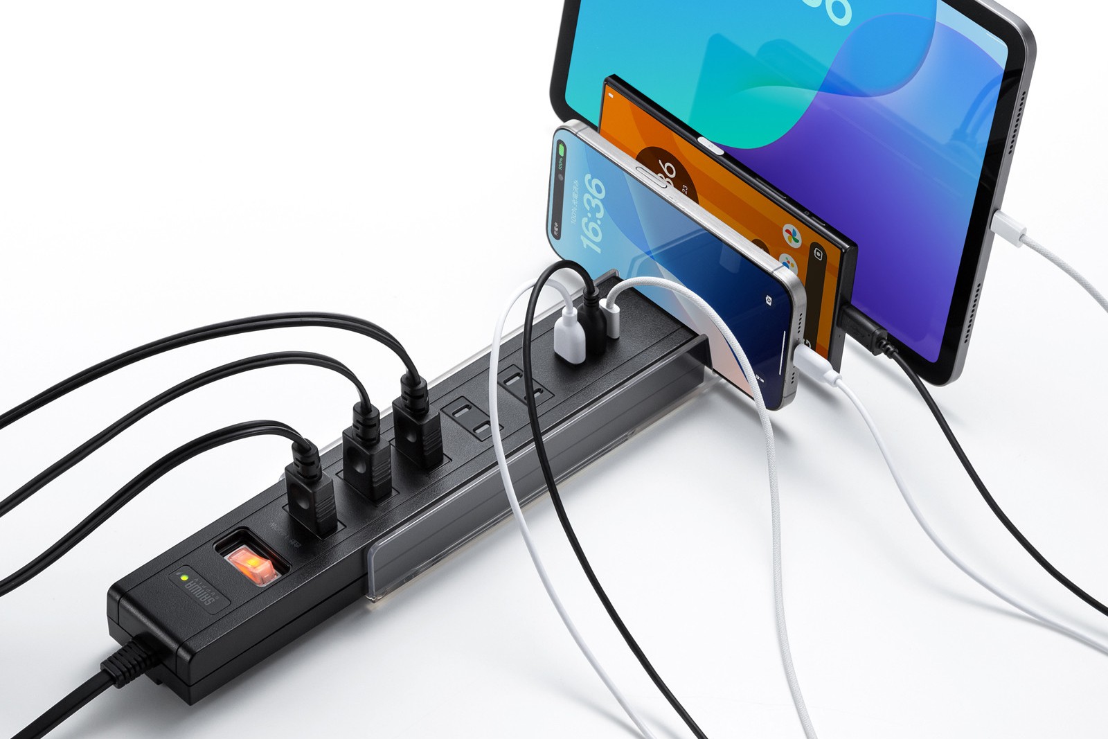 サンワサプライ、スマホやタブレットを3台まで立て掛けながら充電
