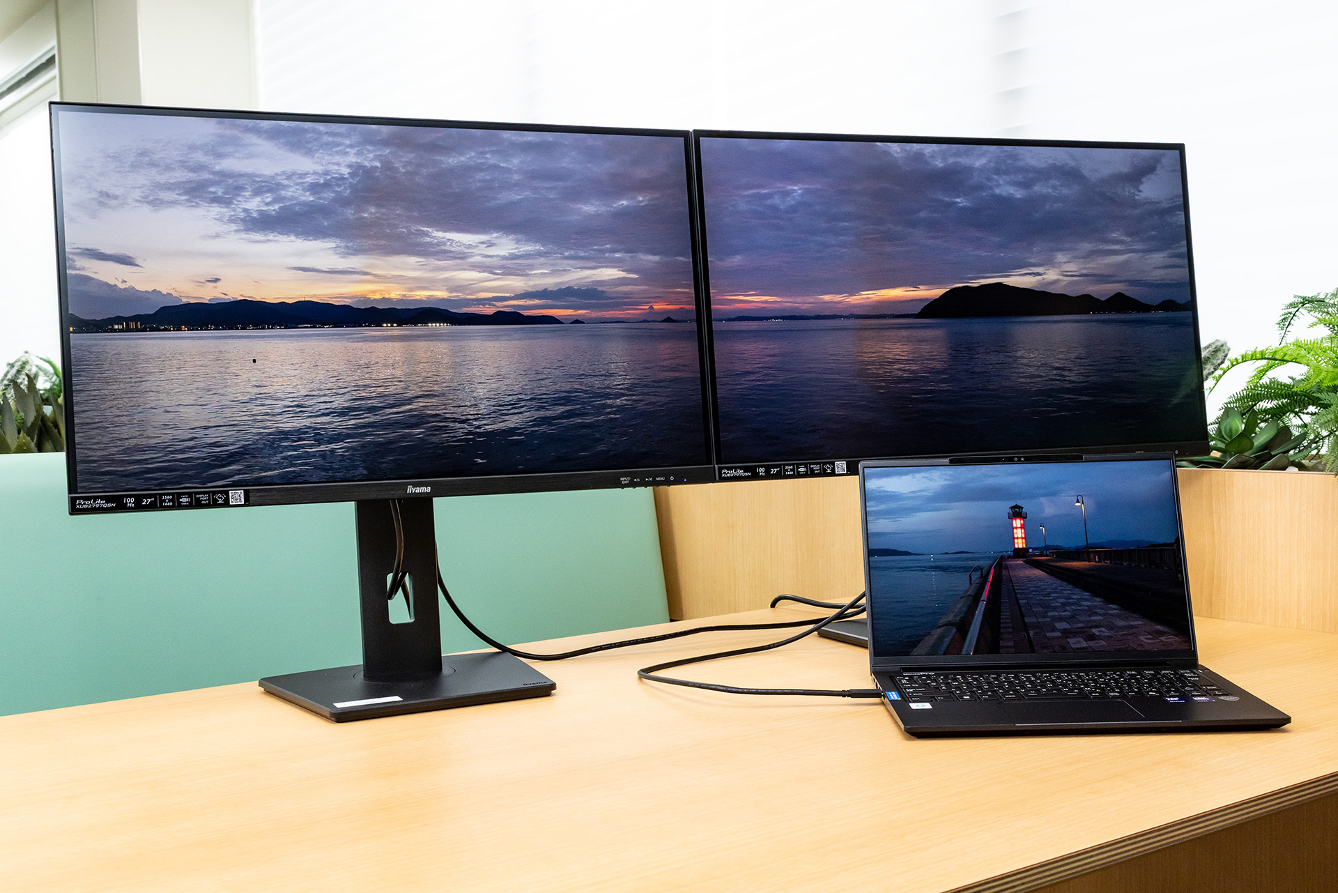 フリーアドレスにこんなディスプレイが欲しかった!! 27型WQHDで作業