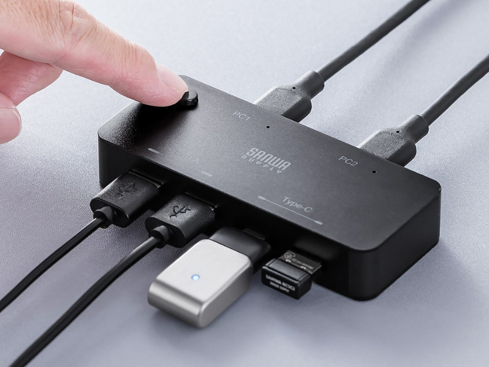 2台のPC間で最大4つの周辺機器を共有できるUSB Type-A/C両対応の切替器