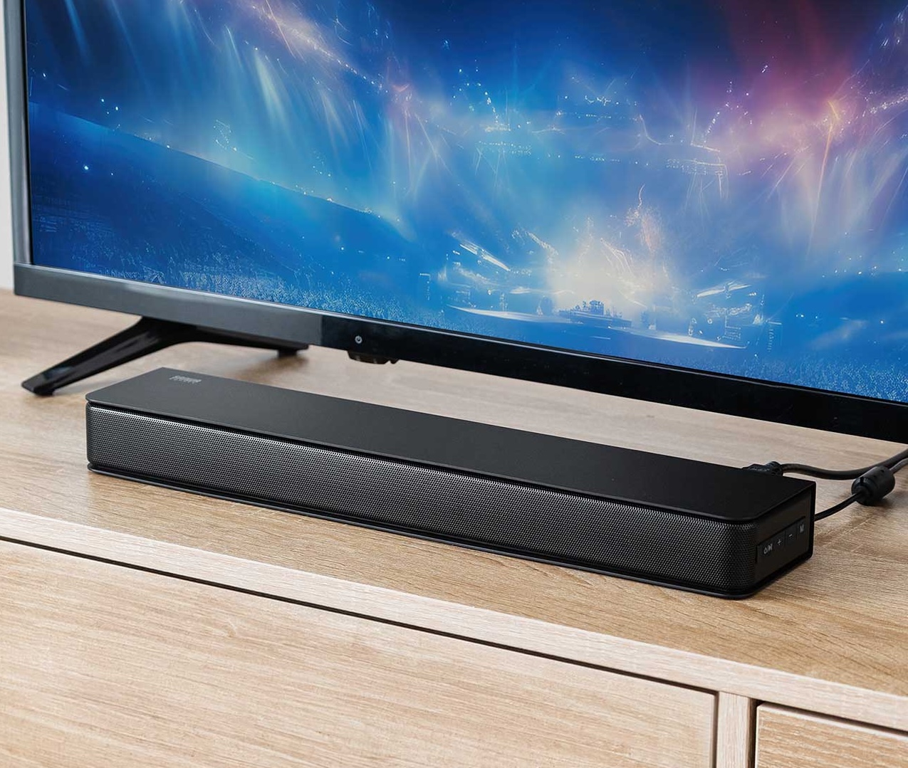 高さ4cm、マイク内蔵でスピーカーフォンにもなるサウンドバー「400