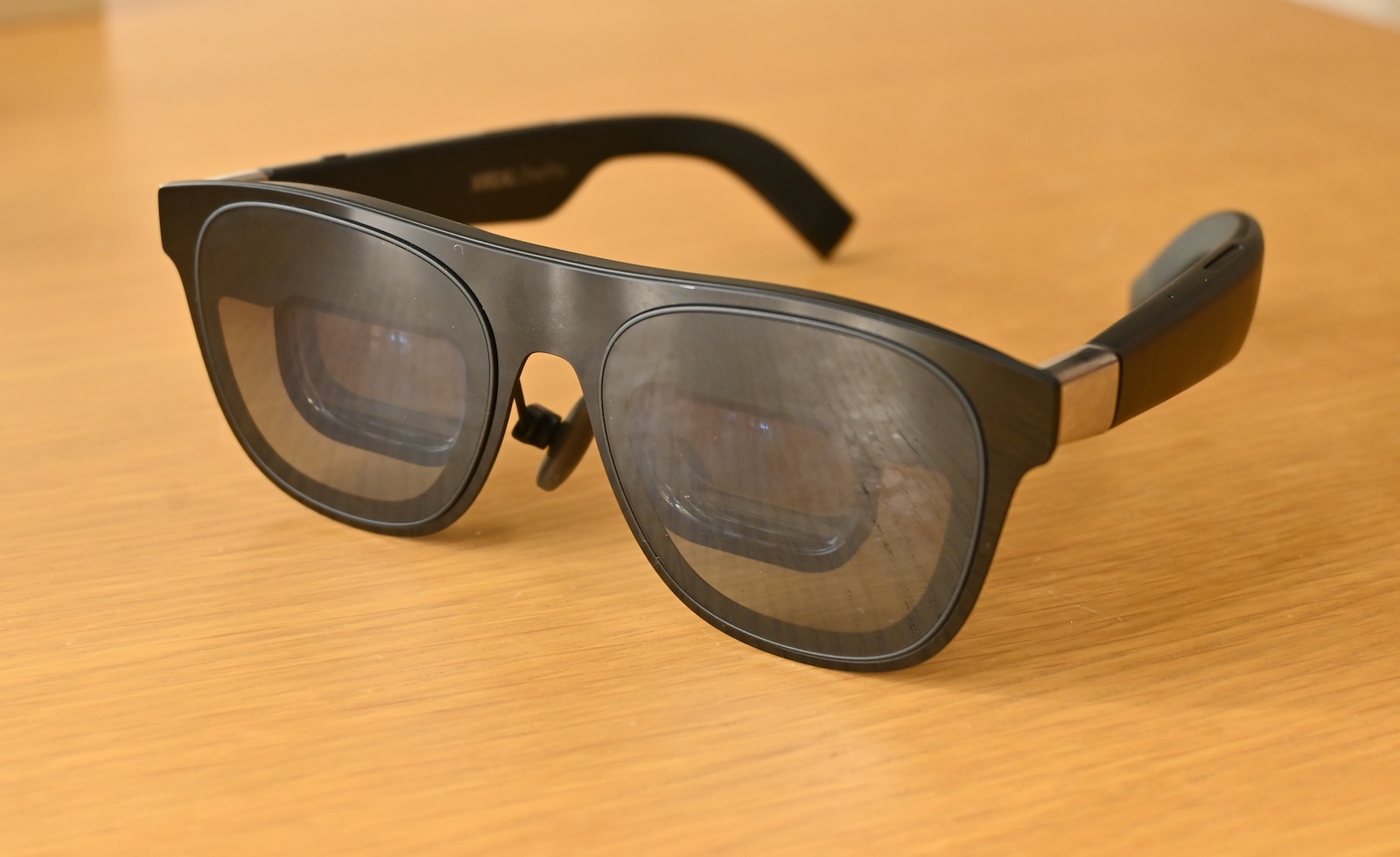 サングラス型ディスプレイ 半年使って考える サングラス型ディスプレイ「XREAL Air 2 Pro」の価値