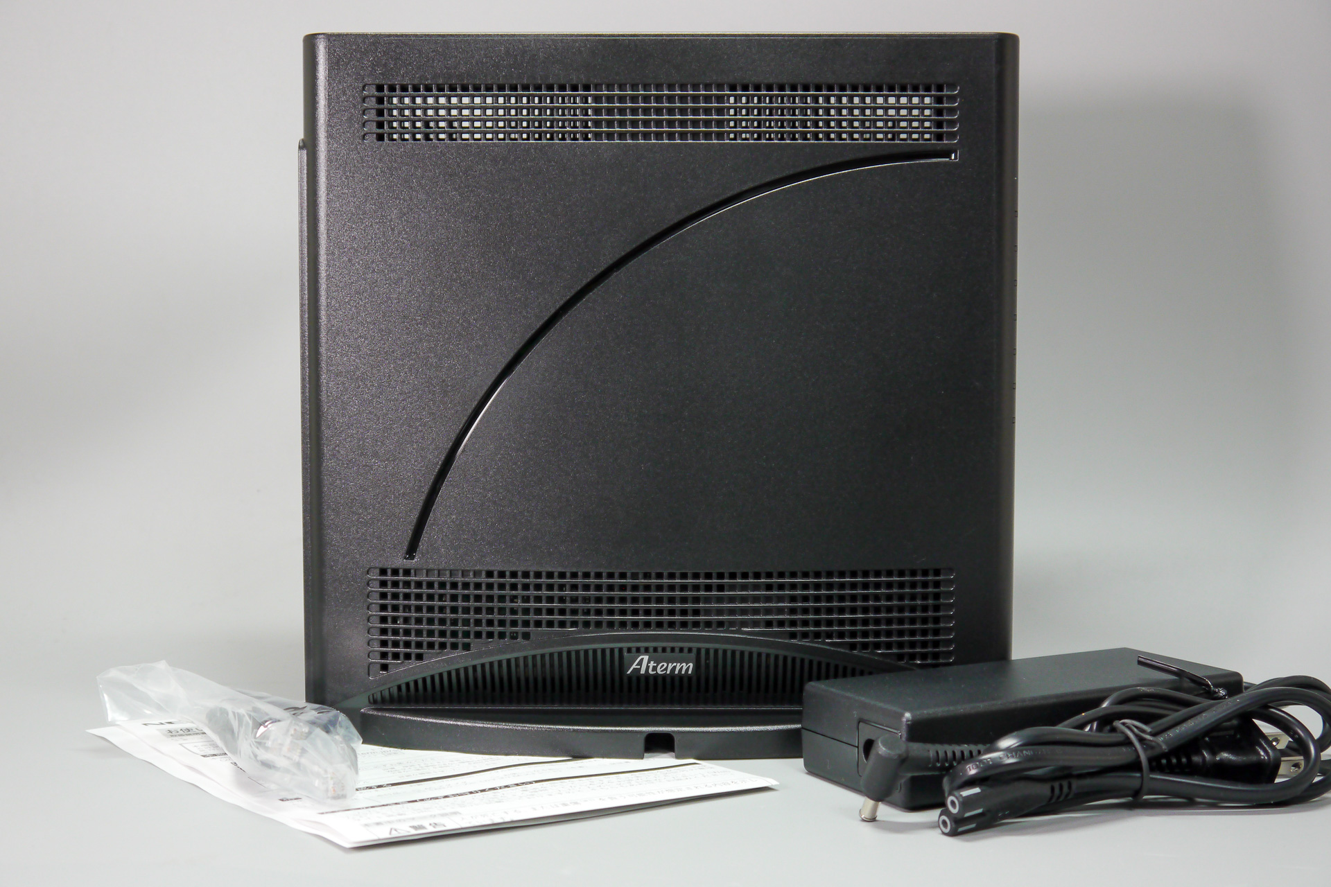 Aterm史上最速のWi-Fiルーターがついに出た!! 10GbE+トライバンド12 Aterm史上最速のWi-Fiルーターがついに出た!! 10GbE+トライバンド12
