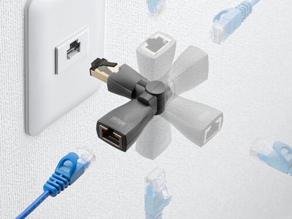 最適な角度に回転できる10GbpsとPoE++対応のLAN中継アダプター