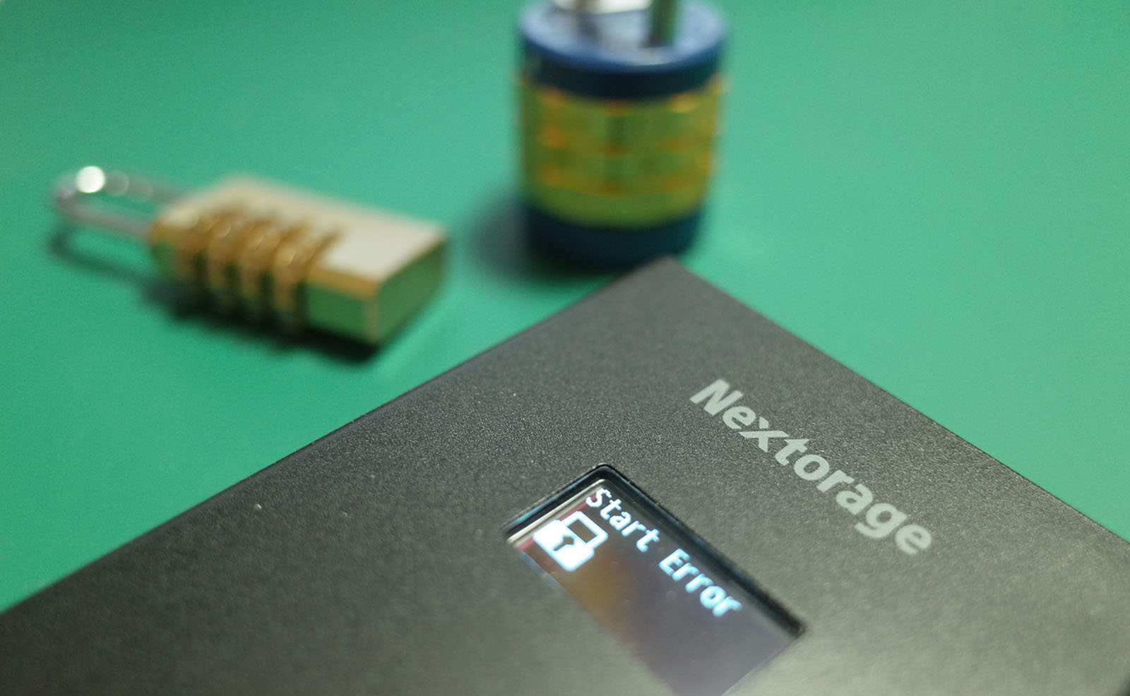 nn様ご確認用です 第35回：秘密のデータを墓場まで持っていく計画に、“プロ仕様SSD”が