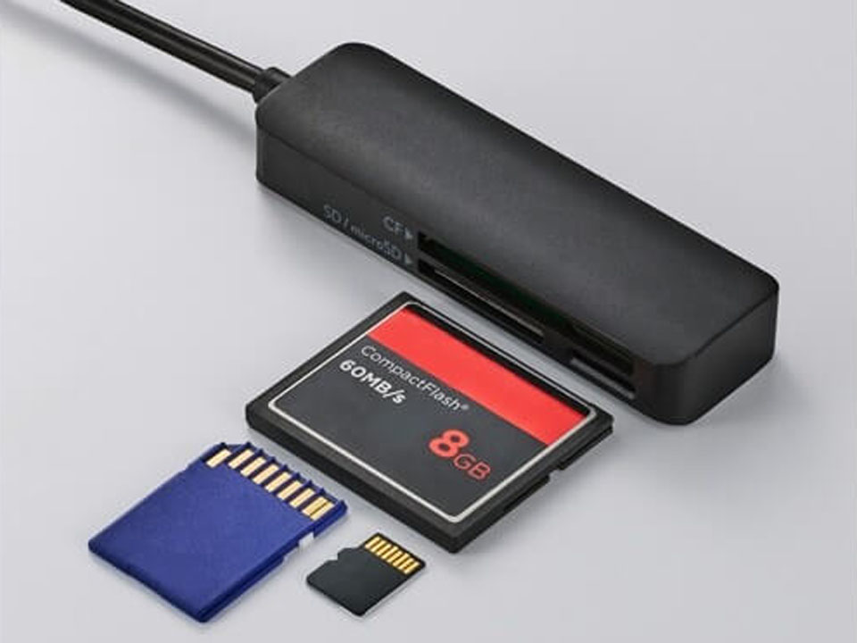 コンパクトフラッシュ3枚、カードリーダー エレコム、コンパクトフラッシュにも対応したSD/microSDカードリーダー