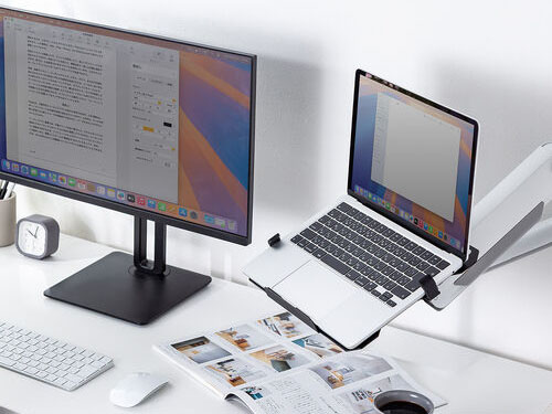 モニターアームにノートPCを設置できる17インチまで対応のトレイ、サンワサプライが発売
