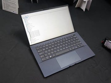 ASUS、Wi-Fi 6対応で軍用レベルの堅牢性、法人向け14型ノートPC ASUS、Wi-Fi 6対応で軍用レベルの堅牢性、法人向け14型ノートPC